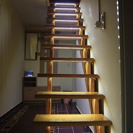 Relja زلاتيبور